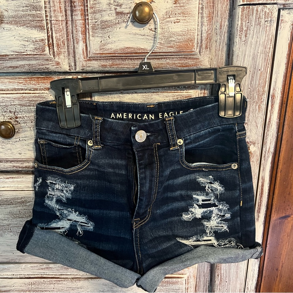 AMERICAN EAGLE DARK WASH RIPPED JEAN SHORTS